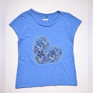 Stylish Blue Short Sleeve Top with Heart Design